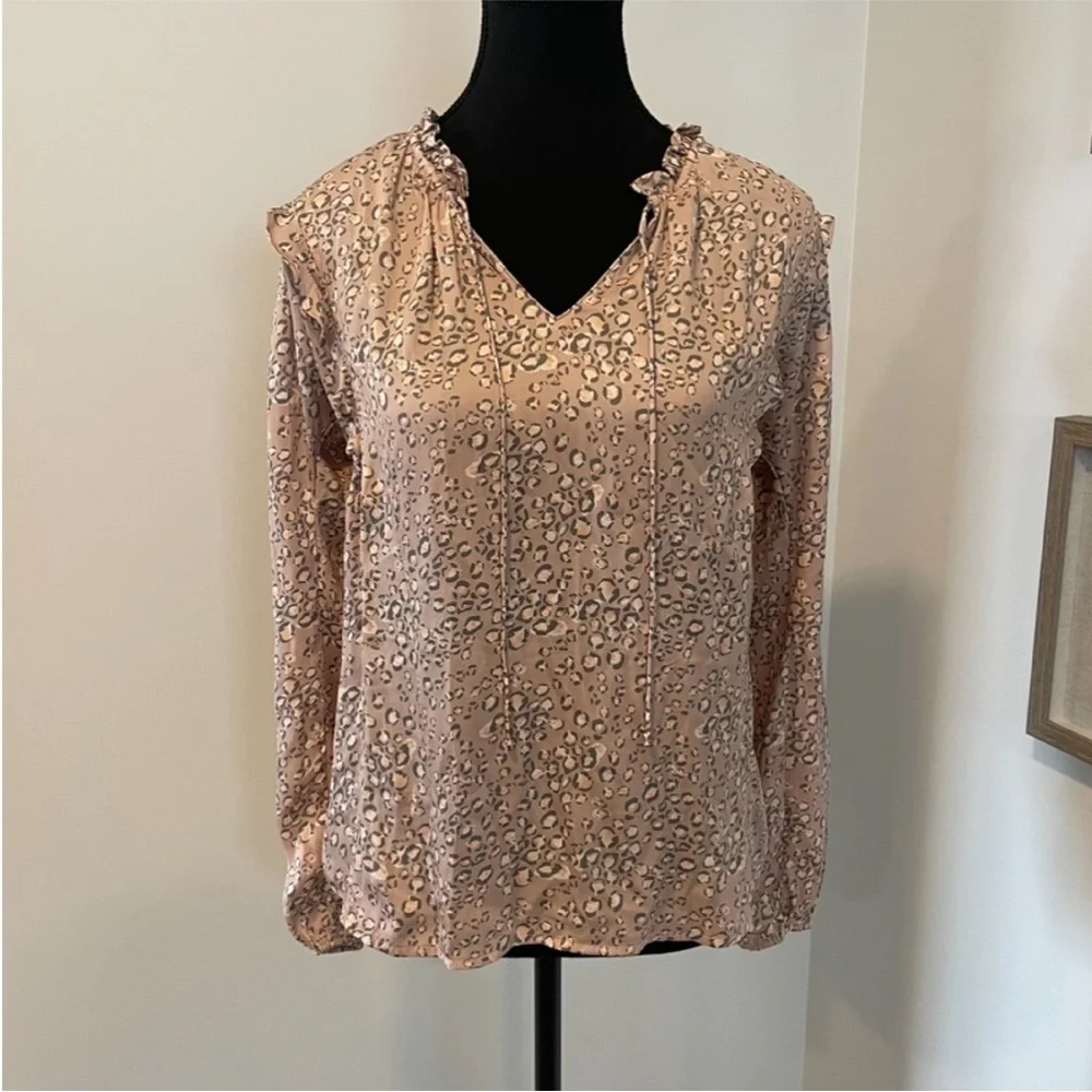 Anthropologie Dolan Pink & Grey Leopard Print Ruffle Blouse Oversized EUC - Picture 2 of 12